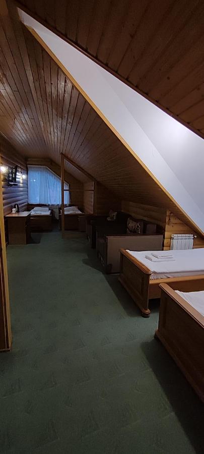 Лелеч Hotel Tatariv Ngoại thất bức ảnh
