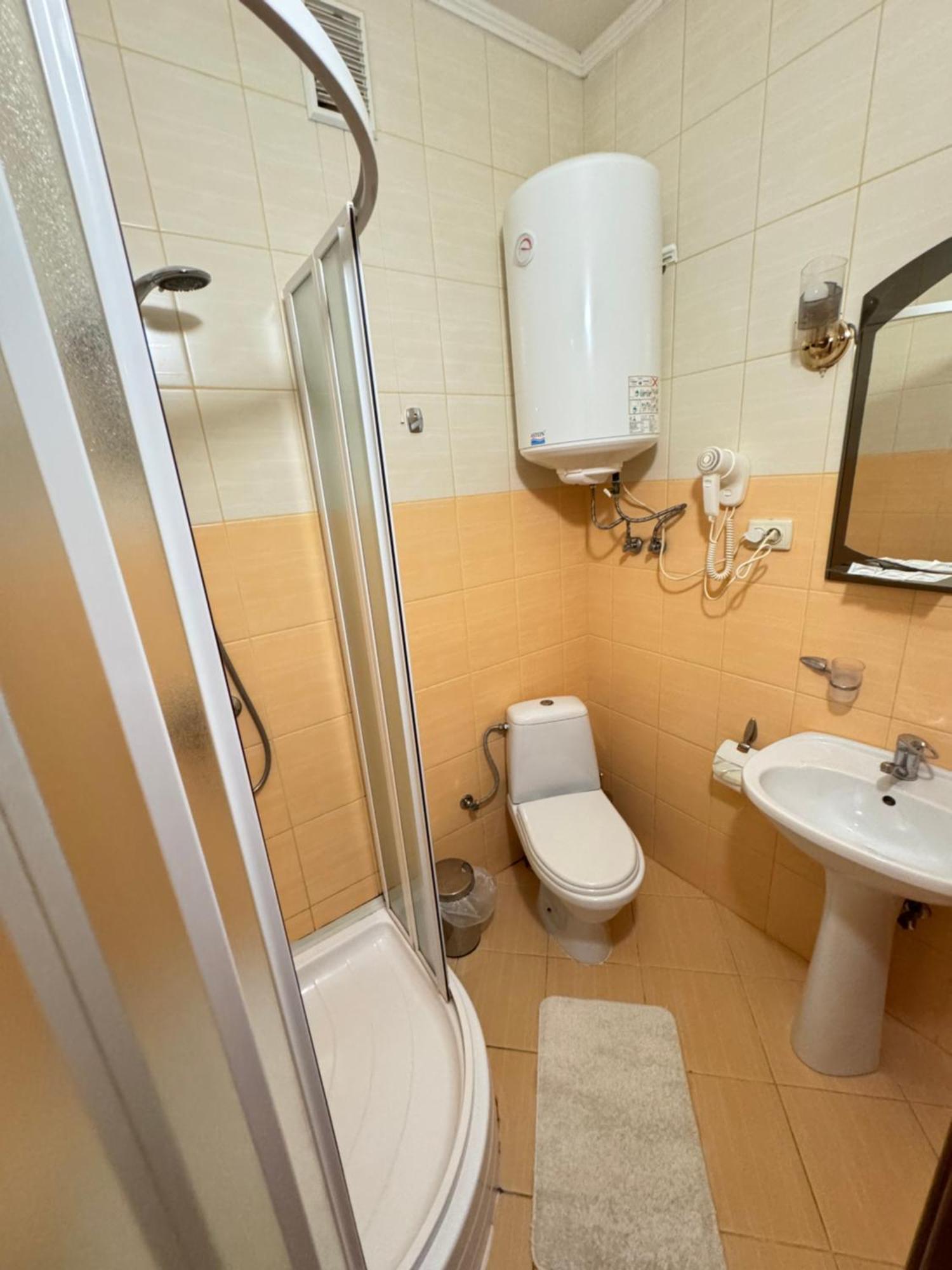 Лелеч Hotel Tatariv Ngoại thất bức ảnh