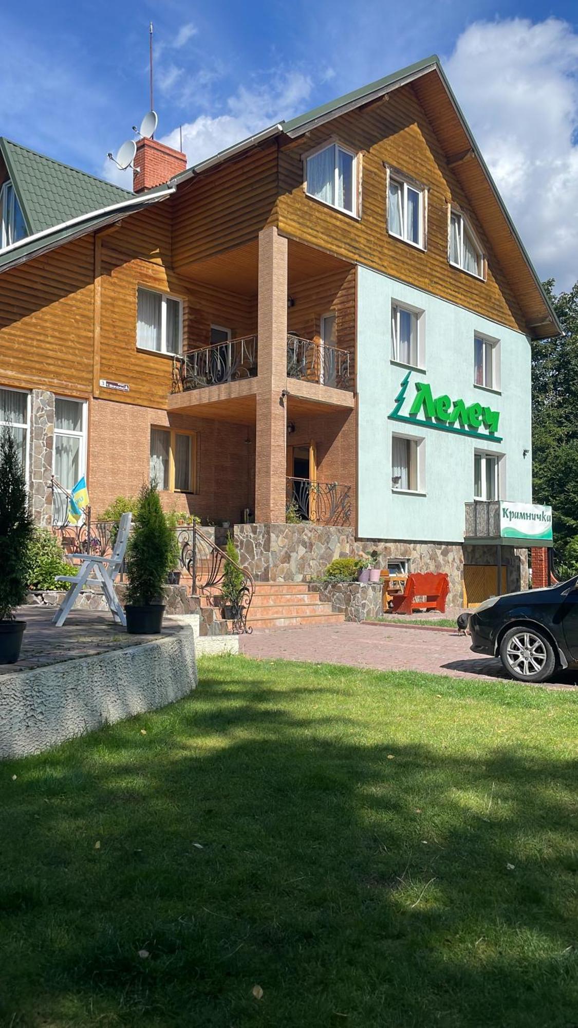 Лелеч Hotel Tatariv Ngoại thất bức ảnh