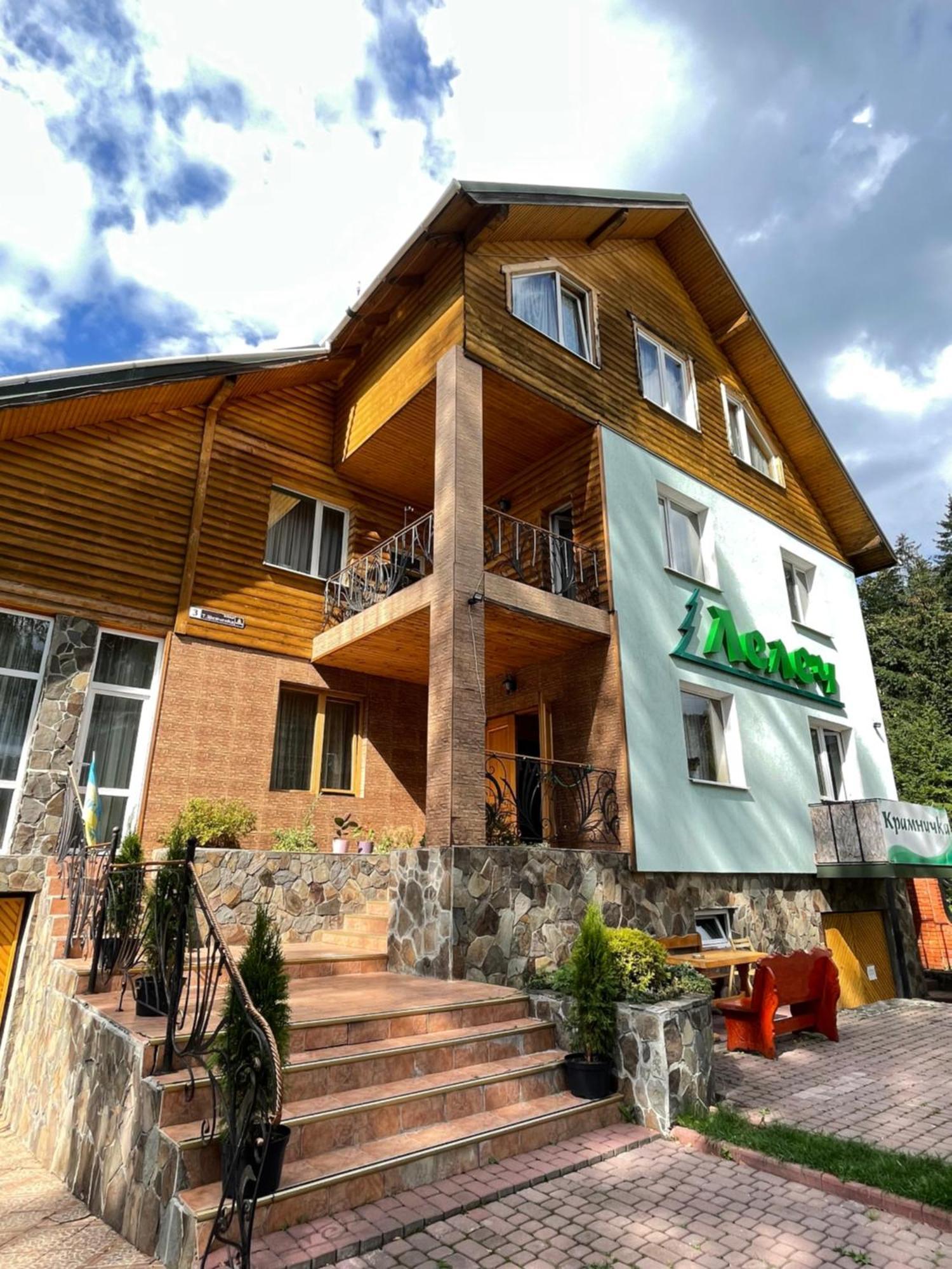 Лелеч Hotel Tatariv Ngoại thất bức ảnh