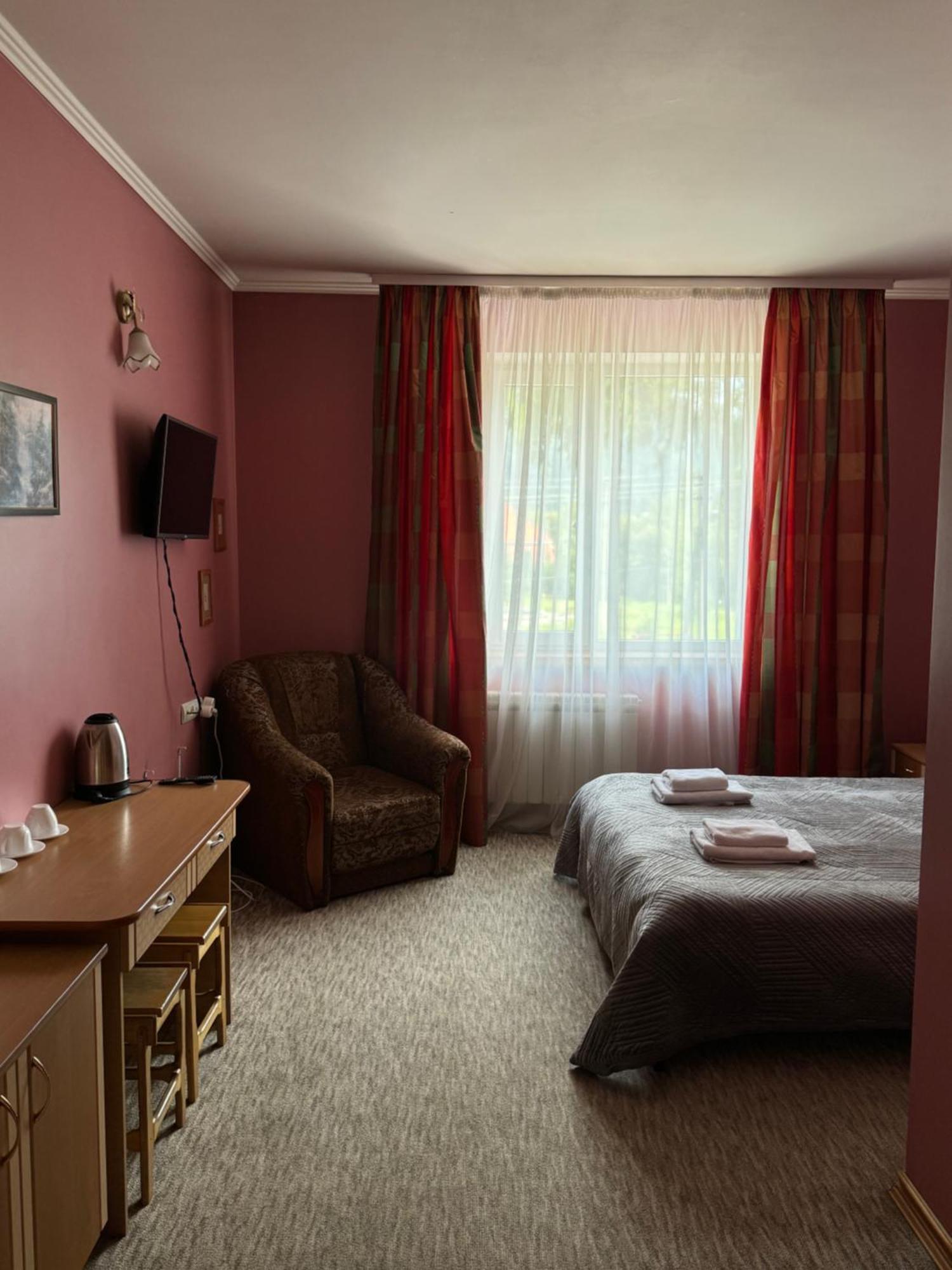 Лелеч Hotel Tatariv Ngoại thất bức ảnh